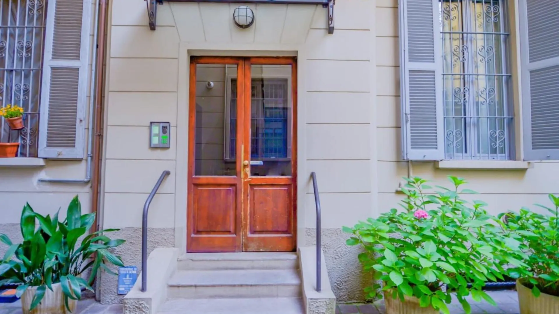 Navigli-M2 - Apartment With Work Space Milan