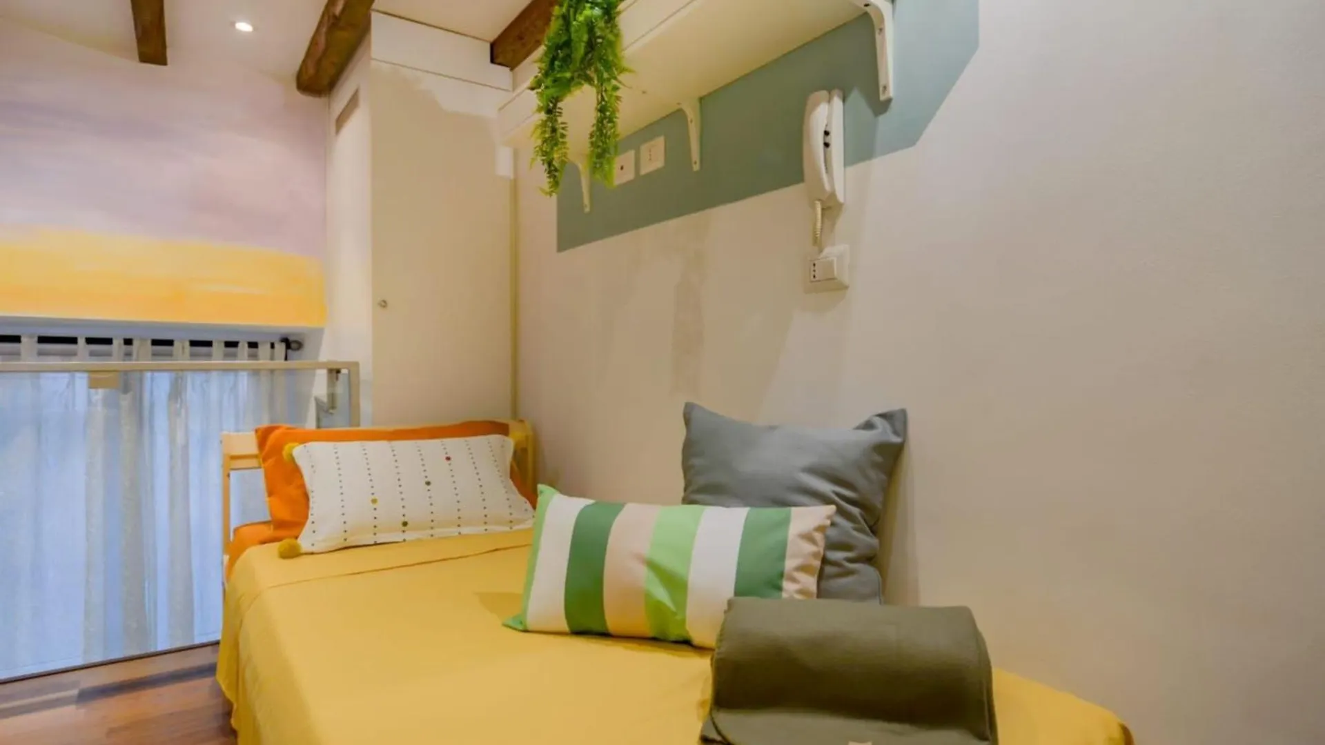 Navigli-M2 - Apartment With Work Space Milan
